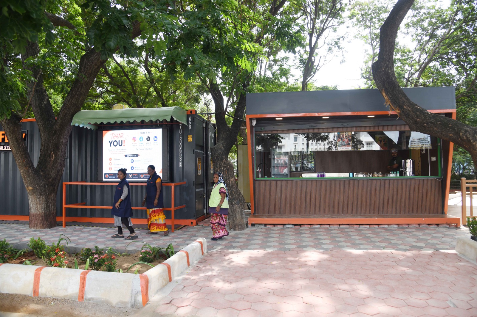 ReFlow cabin with adjoining kiosk